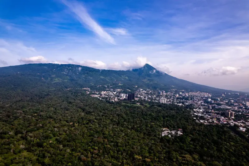 Aerial view of San Salvador with the San Salvador volcano behind, El Salvador: lawyers and advisers in El Salvador