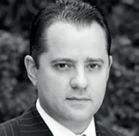 J Jorge D. Guzmán