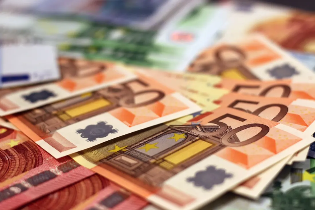 Western Europe Businesses Delay Investment to Conserve Cash for Operations, Atradius Survey Reveals