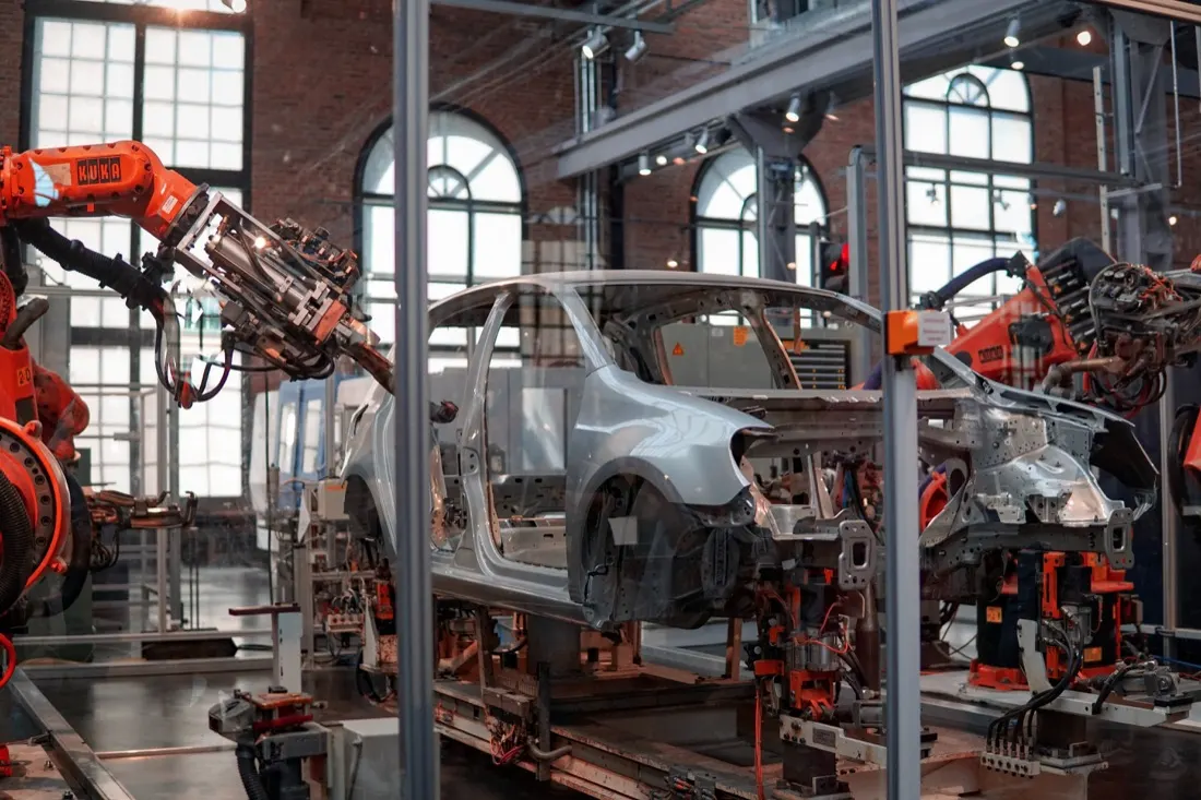 A Drop in Population Growth Causes an Increase in Investment in Robots