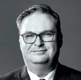 Darren James, Commercial Litigation Lawyer in Australia, Mills Oakley