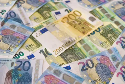A scattered pile of euro banknotes, illustrating early stage businesses' access to finance